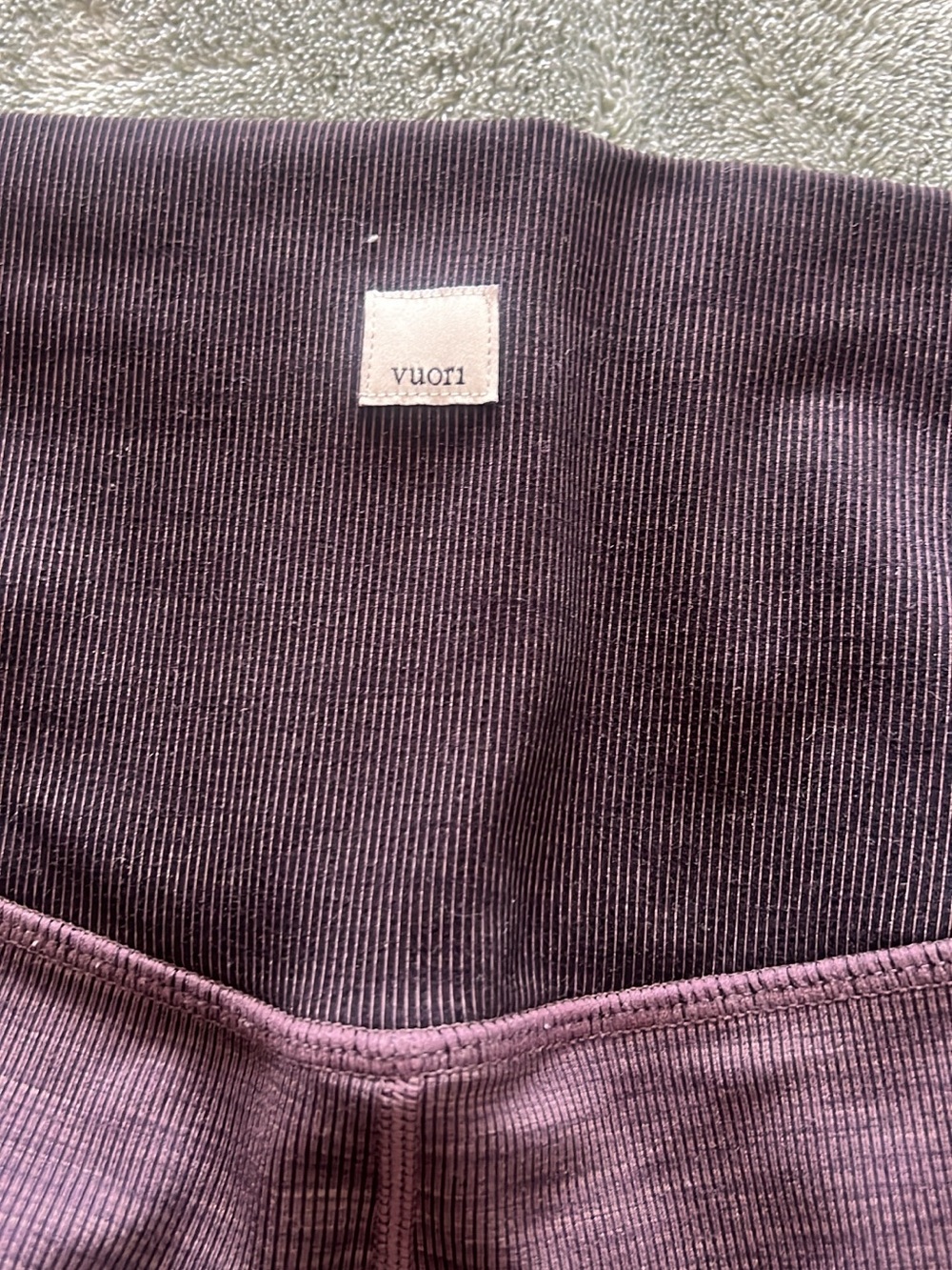 Vuori woman  Ribbed Joggers in Plum